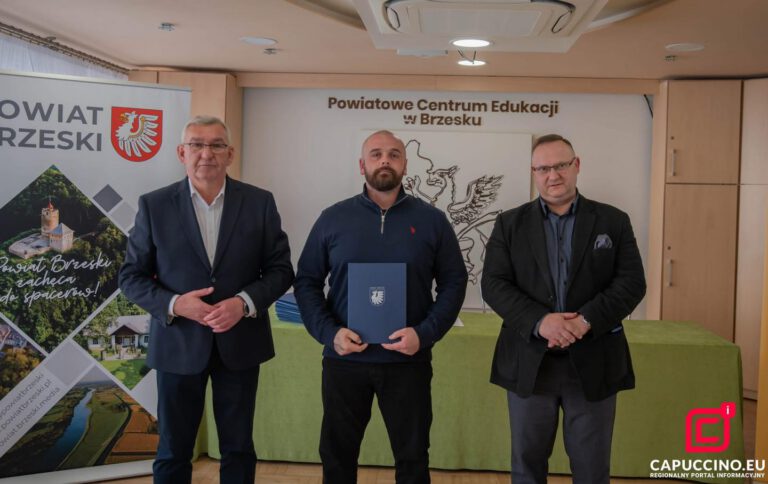 Podpisanie umowy z Powiatem Brzeskim (25 marca 2025)